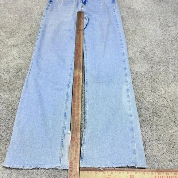 Zara Denim Straight Leg Jeans in Light Blue - Picture 3 of 11